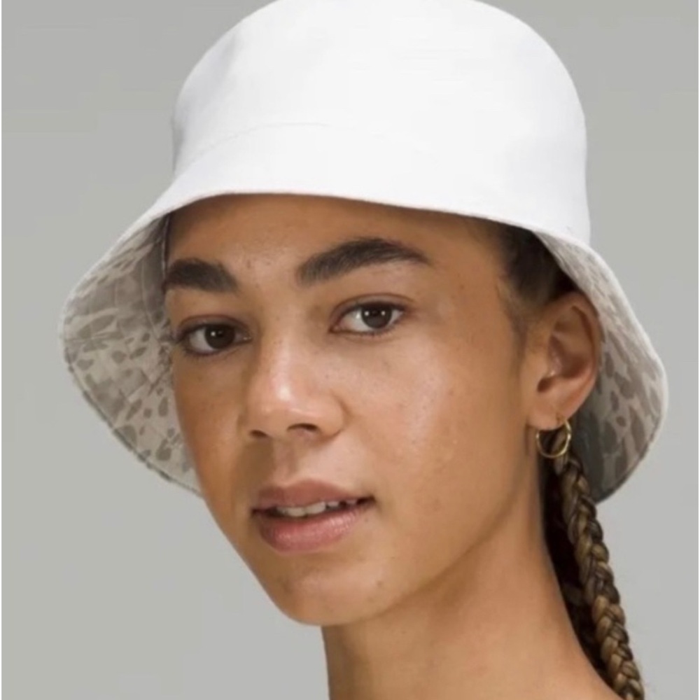 Lululemon Both Ways Bucket Hat - M/L - White